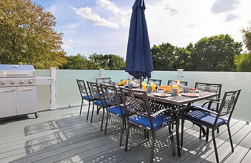 New Forest District Ski Chalet | 5 bedroom accommodation in Milford-on-Sea, Nr Lymington