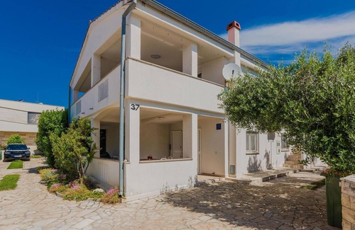 Privlaka House | 5 bedroom awesome home in Privlaka