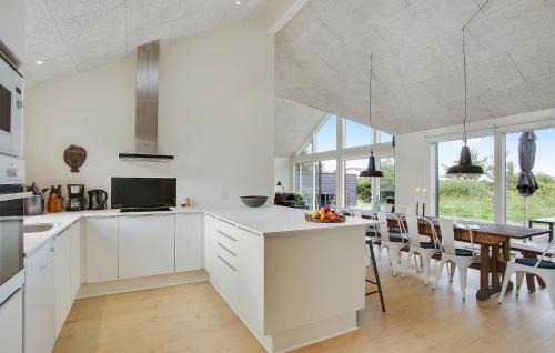 Kongsmark House | 5 Bedroom Beautiful Home In Rømø