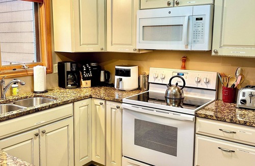 Bretton Woods House | 5 Bedroom Bretton Woods Townhome 1 gig Wi-Fi Next Door to Mt Washington Resort