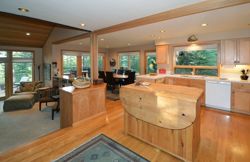 Black Butte Ranch House | 5 bedroom home, 2 King Beds-true Black Butte Ranch Feel