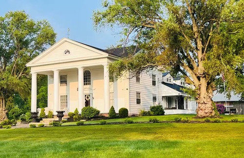 Conneaut House | 5-bedroom House in brilliant Conneaut with AC