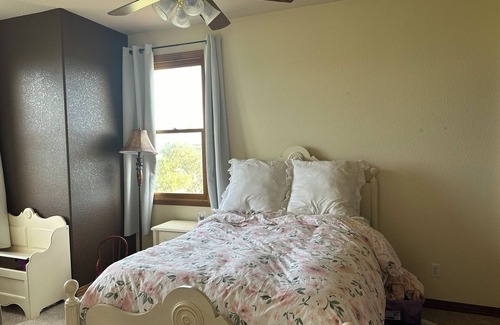 Castle Rock House | 5-bedroom house on 2 acres with excellent mountain views in Castle Pines, CO