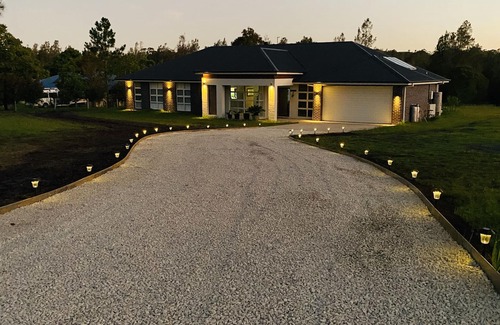 Coolongolook House | 5 bedroom house with access to a river lots of space