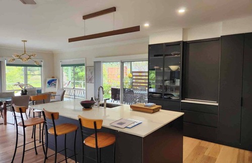 Bellingen House | 5 Bedroom house with a pool, deck and amazing view