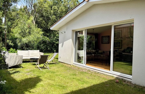 Cauderan House | 5-bedroom house with garden and free parking: the countryside in Bordeaux