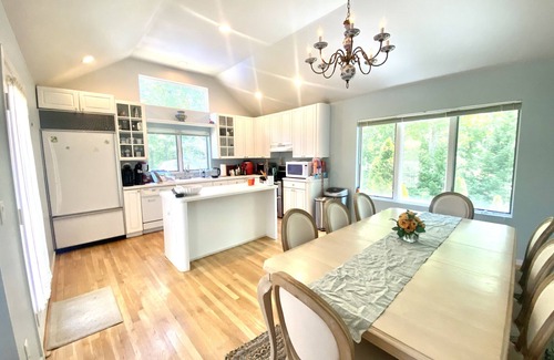 Hampton Bays House | 5 Bedroom in Hampton Bays. Two separate living areas.