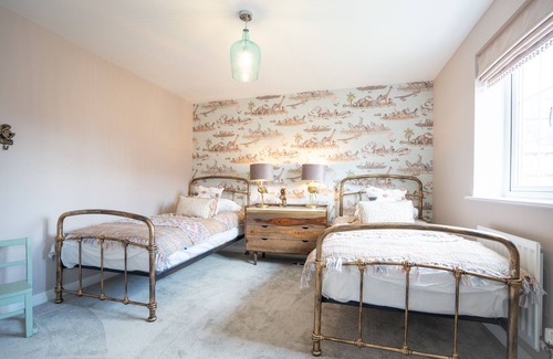 Bicester House | 5 Bedroom New Build Detached house with Parking