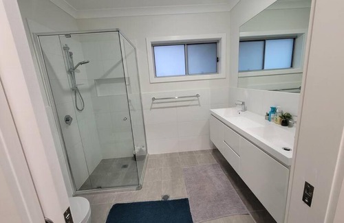 Marsden Park House | 5 bedroom new house (no stairs)