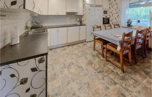 Axelstorp House | 5 Bedroom Nice Home In Båstad