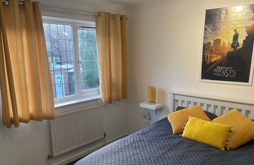 Watford House | 5 Bedroom Themed House Near Watford Junction
