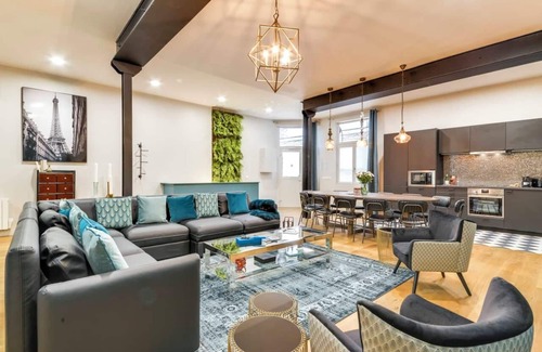Quartier du Mail Apartment | 5 bedroom villa in Les Halles, walk to Marais, Centre Pompidou & Le Louvre