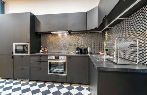 Quartier du Mail Apartment | 5 bedroom villa in Les Halles, walk to Marais, Centre Pompidou & Le Louvre