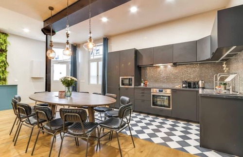 Quartier du Mail Apartment | 5 bedroom villa in Les Halles, walk to Marais, Centre Pompidou & Le Louvre