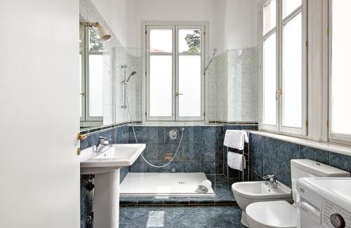 Como City Centre Villa | (5 bedrooms) 3 Seasons Villa on Como Lake