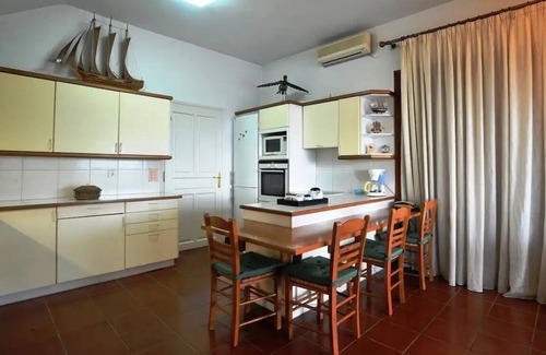 Anavyssos Villa | 5 bedrooms (shared pool with 1 house)