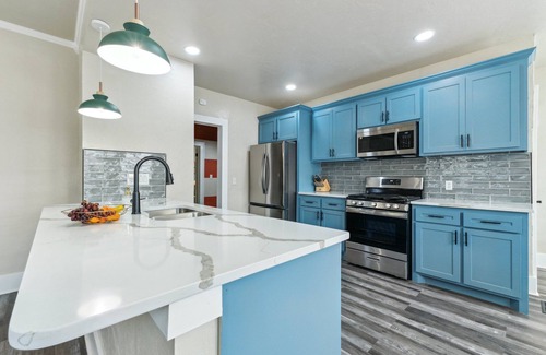 Central Oklahoma City House | 5 Beds Downtown OKC with Pickleball Court, Fire Pit, Hot Tub, Game Lounge