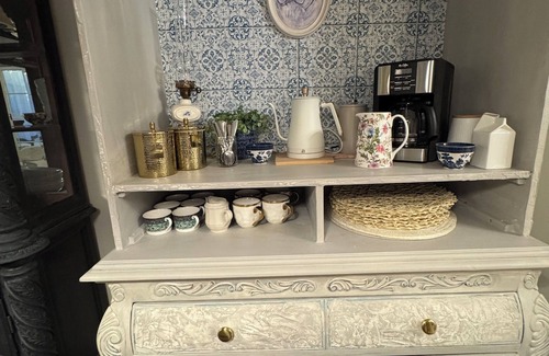 Frankfort House | 5 BR Dutch Cottage in Frankfort KY on Bourbon Trail. 2.4miles from Buffalo Trace