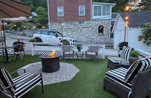 Frankfort House | 5 BR Dutch Cottage in Frankfort KY on Bourbon Trail. 2.4miles from Buffalo Trace