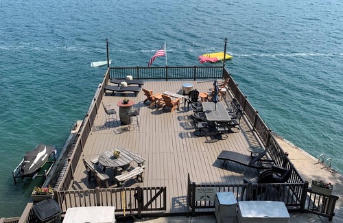 Moravia Cottage | 5 BR with Boathouse on Skaneateles Lake