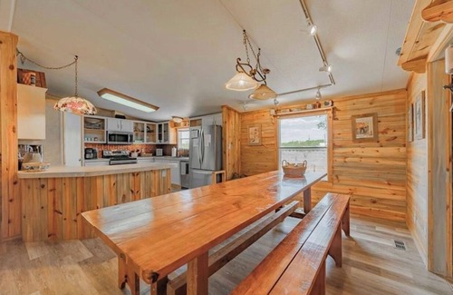 Fredericksburg Cabin | 5 cabins+2400 Sq ft Dance Hall!