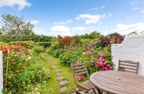 West Wittering House | 5 Coastguard Cottage and Wash House, West Wittering