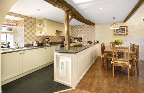 Totnes Cottage | 5* Gold Holiday Cottage -The Coach House - Aish Cross Holiday Cottages
