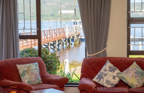 Knysna Central Apartment | 5 Laguna Grove on the water