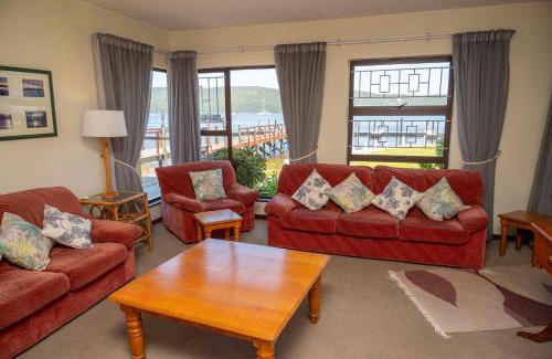 Knysna Central Apartment | 5 Laguna Grove on the water