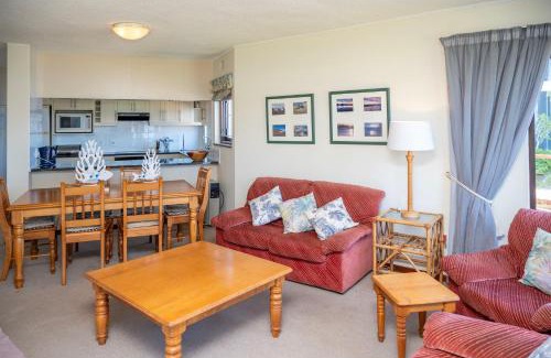 Knysna Central Apartment | 5 Laguna Grove on the water