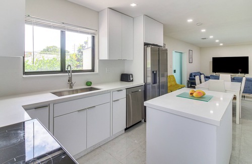 South Miami House | 5 Mi to Beach: Group Getaway w/Yard in Miami