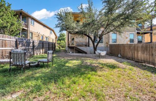 Cardinal Hills House | 5 Mi to Lake Travis Pet-Friendly Home with Yard!