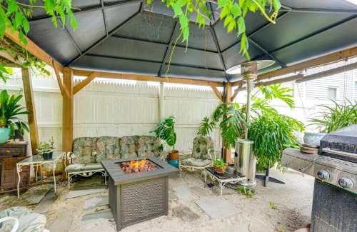 Lynn Apartment | 5 Mi to Salem! Lynn Apt By the Sea with Hot Tub