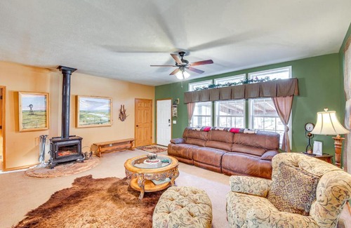 Hot Springs House | 5 Mi to Town Mtn-View Gem with Deck in Hot Springs