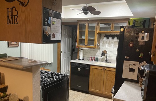 Glendale House | 5 miles from stadium new heated pool