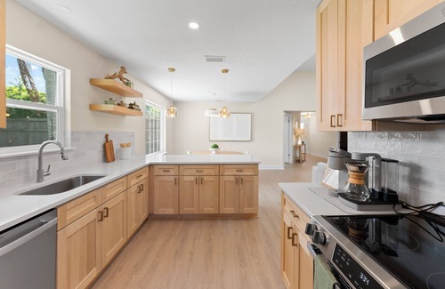 Isle of Palms House | 5 min to Mayo—luxury, comfort & care designed for patients & caregivers.