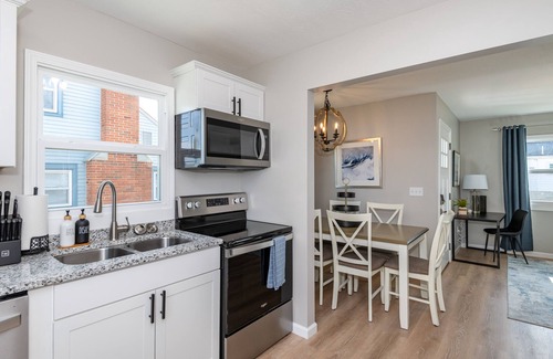 Dayton House | 5 min to UD, Fire Pit, Fenced Yard