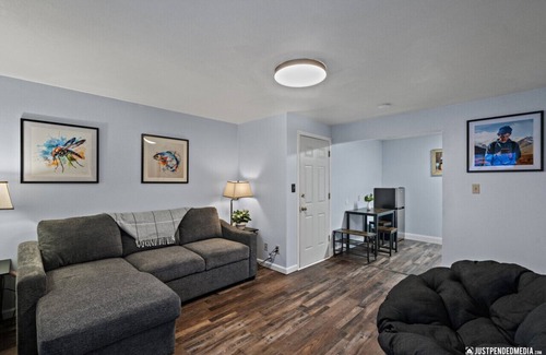 Spenard Apartment | 5 Min walk to restaurants/cafes, 8 min drive to airport, 10 min walk to trails.