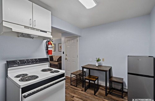 Spenard Apartment | 5 Min walk to restaurants/cafes, 8 min drive to airport, 10 min walk to trails.