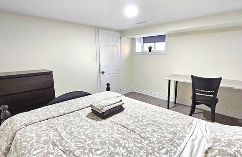 Trinity - Bellwoods House | 5 MINS WALK TO TRINITY BELLWOOD PARK! 2 bedroom downtown Toronto