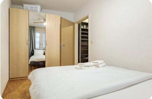 Niederdorf Apartment | 5-mins walk to Zurich Main Station - City Center