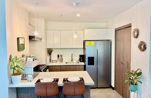 Alajuela Condo | 5 minutes from Airport | Transfer ($) | Pool | Gym | Full condo