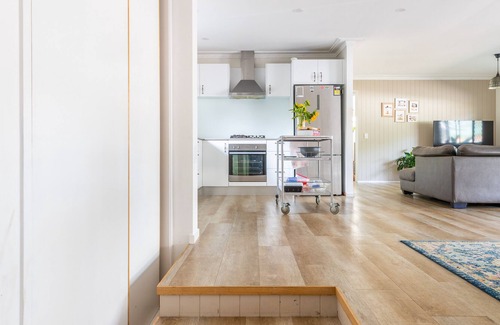 Currumbin House | 5 minute walk to creeks, beaches and family friendly restaurants!