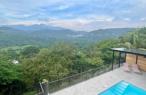 Tarcoles House | 5 minutes from Crocodile Bridge Ideal family home.