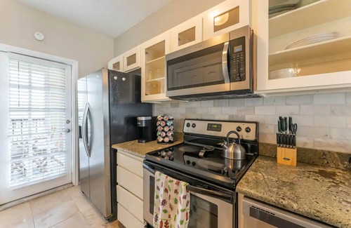 Dallas Condo | 5 minutes from DAL Airport! Renovated 2 Bed 2 Bath Condo with Pool