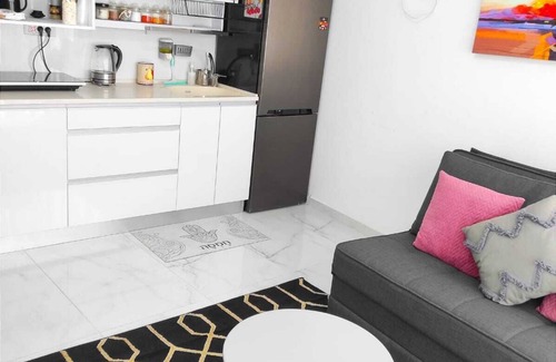 Ashkelon Apartment | 5 minutes from the beach and skates Park. Swimming pool, Sauna, Jacuzzi.
