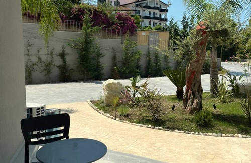 Vlore Apartment | 5 minutes from the beach! Studio with Garden View