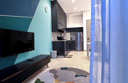Pudu Apartment | 5 minutes to Bukit Bintang! Couple studio Apartment/Infinity pool/Metro station.