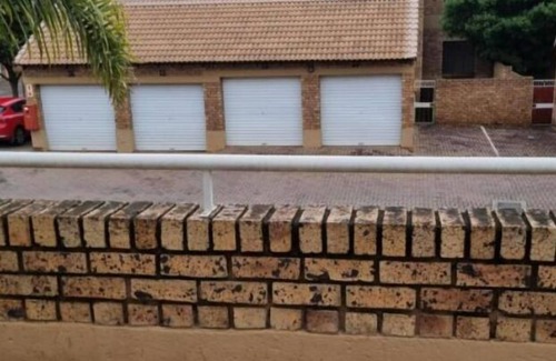 Centurion Apartment | 5 minutes to shops and malls