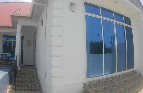 Jambiani House | 5 minutes to the beach! Family-sized house with a swimming pool.